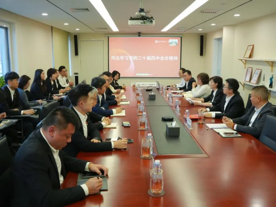 d8aa9962570a42ce9bc1b81bd4006d18