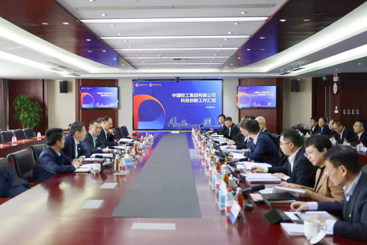 6935e3fdc7184aa1a93dda5cdf6b44b4